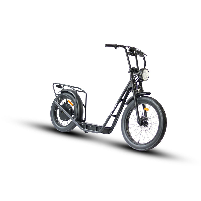 EUNORAU JUMBO electric bicycle with sturdy frame and large tires, ready for outdoor riding and adventure.