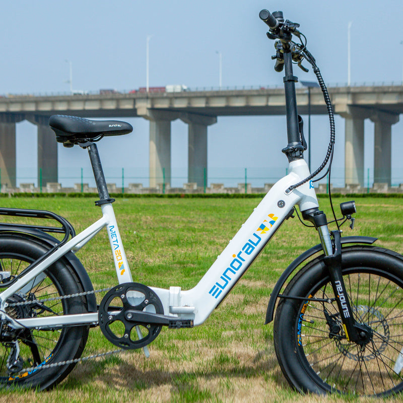 EUNORAU E-BIKE US META20 1.0 electric bicycle with sleek frame and handlebars, ready for city commuting and outdoor riding.